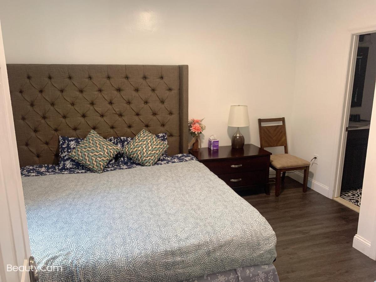 Sweet And Beautiful Bedroom Балтимор Екстериор снимка
